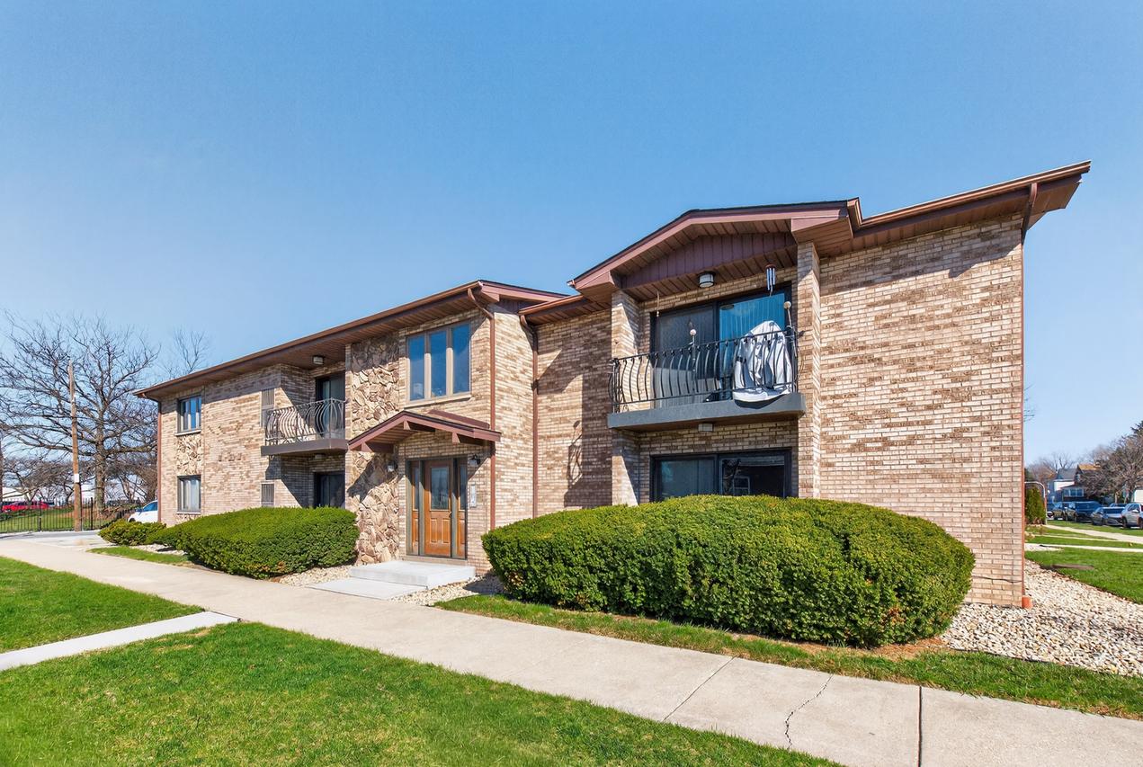 6056 S Keating Ave. #2E, Chicago, IL 60629