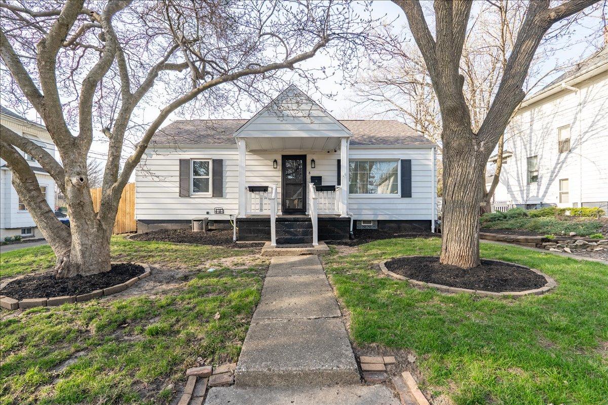 8 Felton Pl., Bloomington, IL 61701