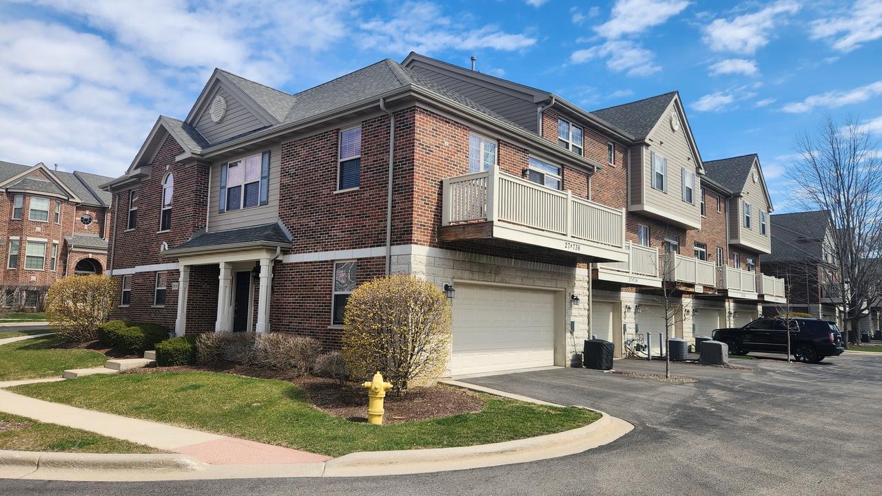 27W736 N Meadowview Dr., Winfield, IL 60190