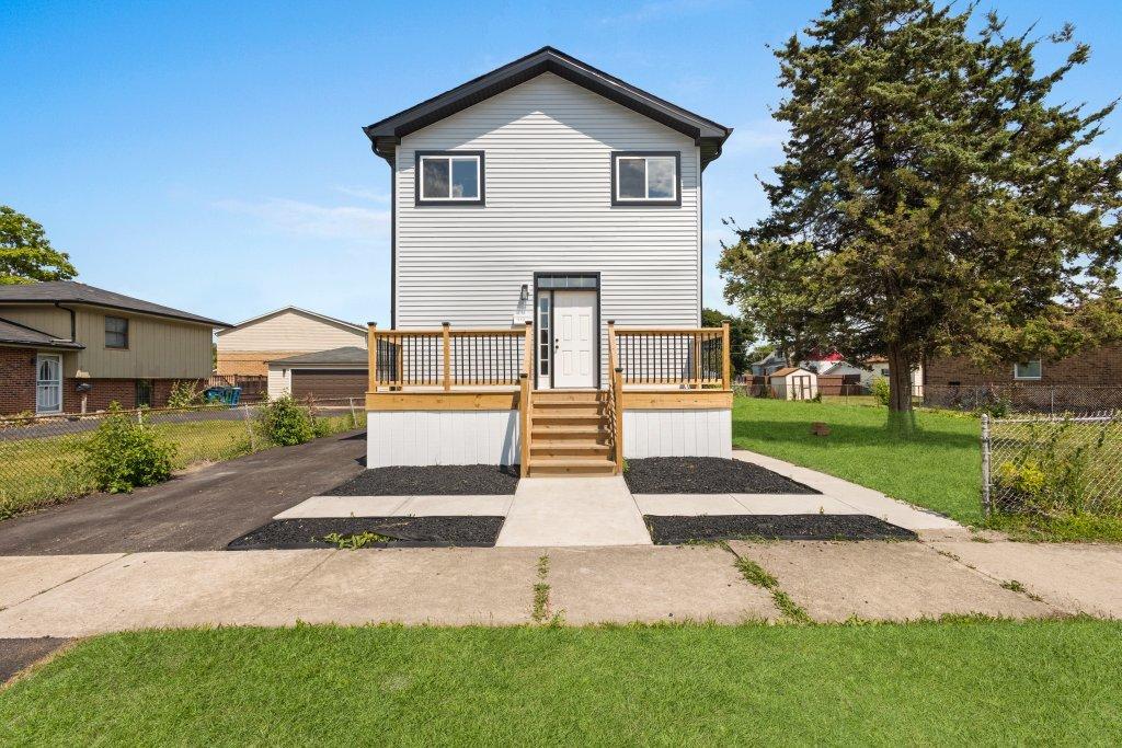 15355 7th Ave., Phoenix, IL 60426