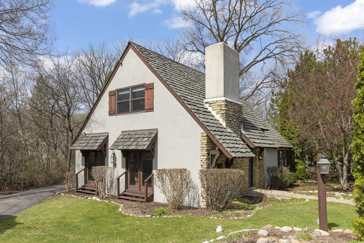 1205 E Bonner Rd., Wauconda, IL 60084