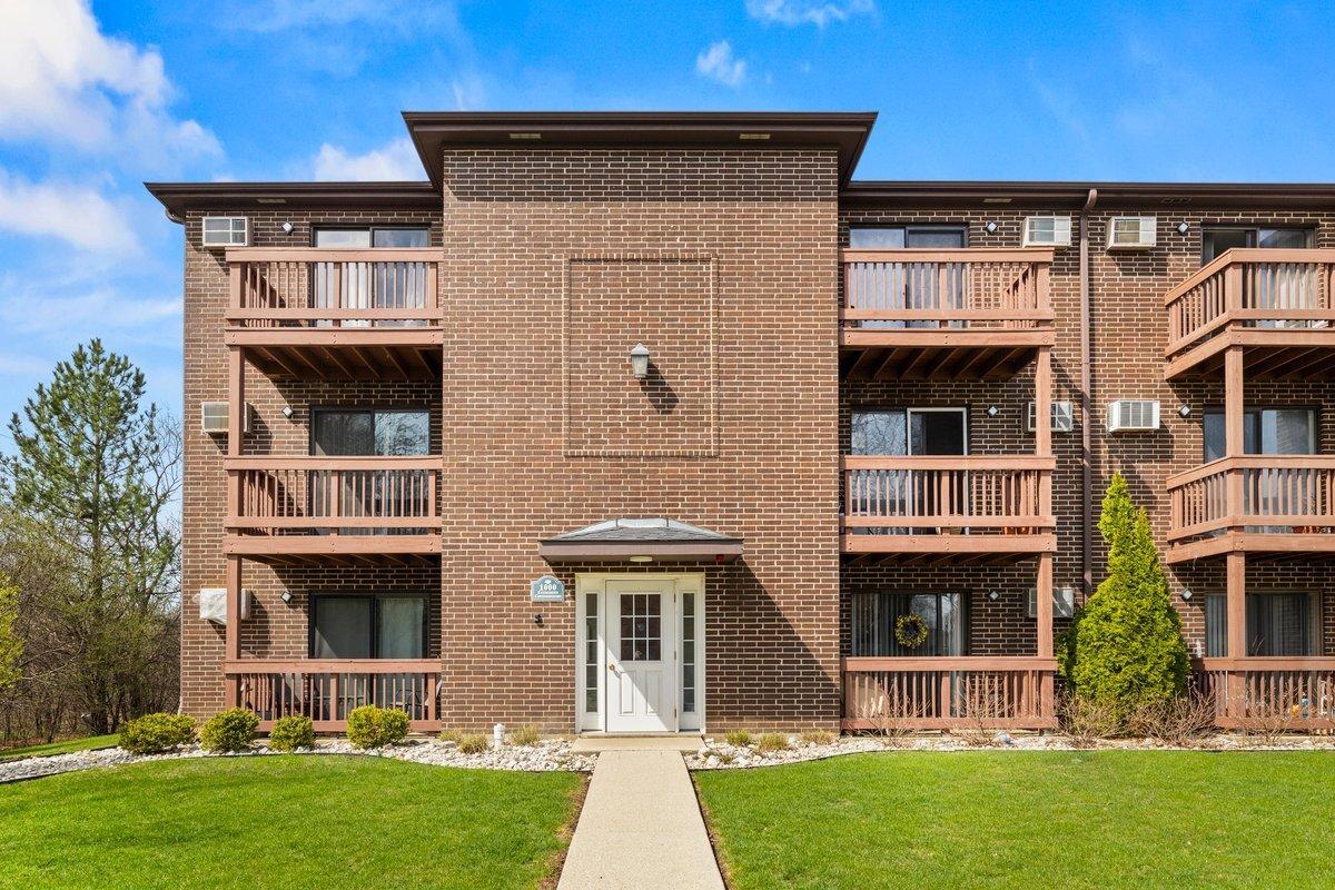 1000 Spruce St. #2A, Glendale Heights, IL 60139