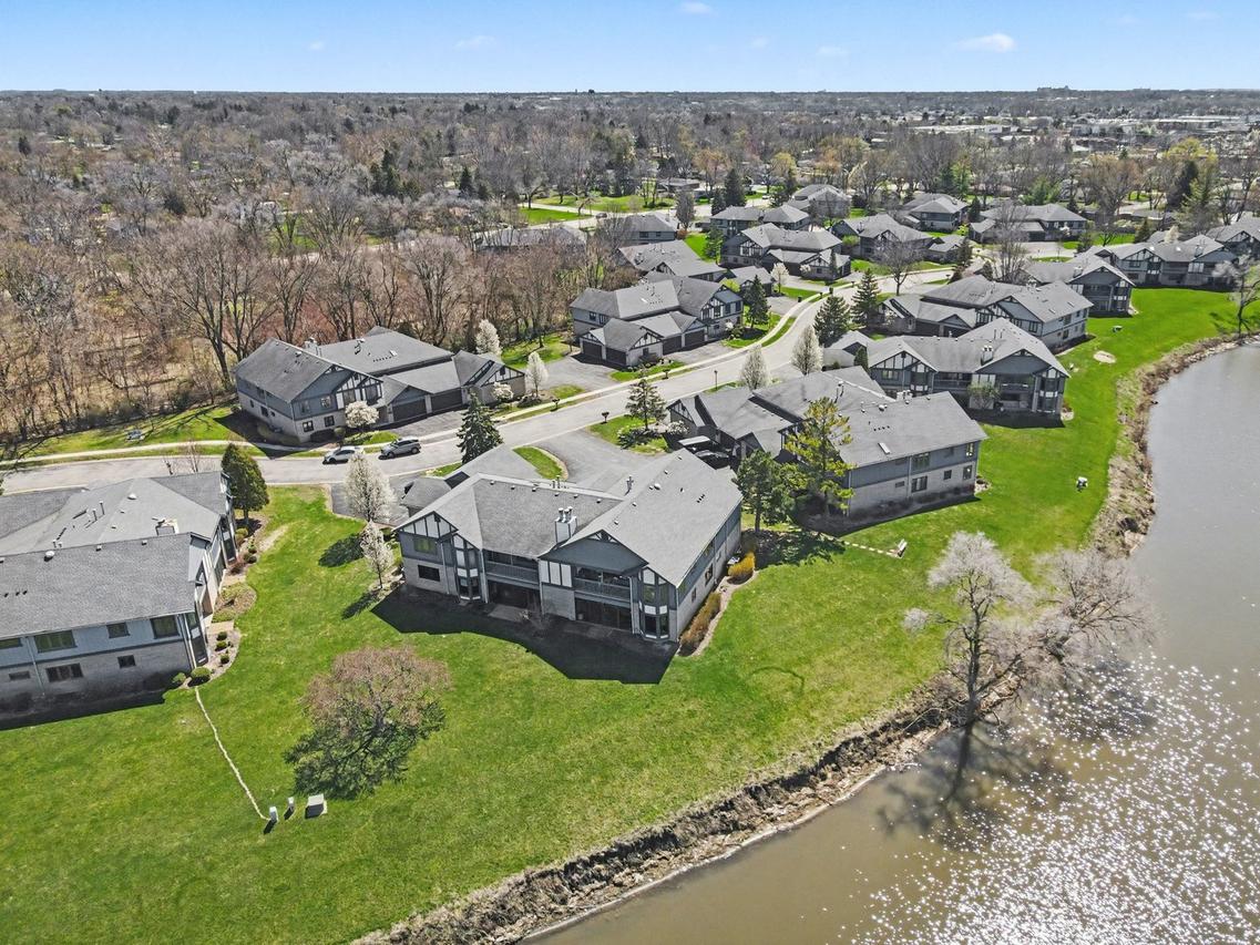 2655 Harbor Dr., Joliet, IL 60431