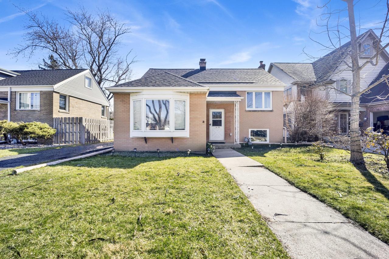 3815 Lawn Ave., Western Springs, IL 60558