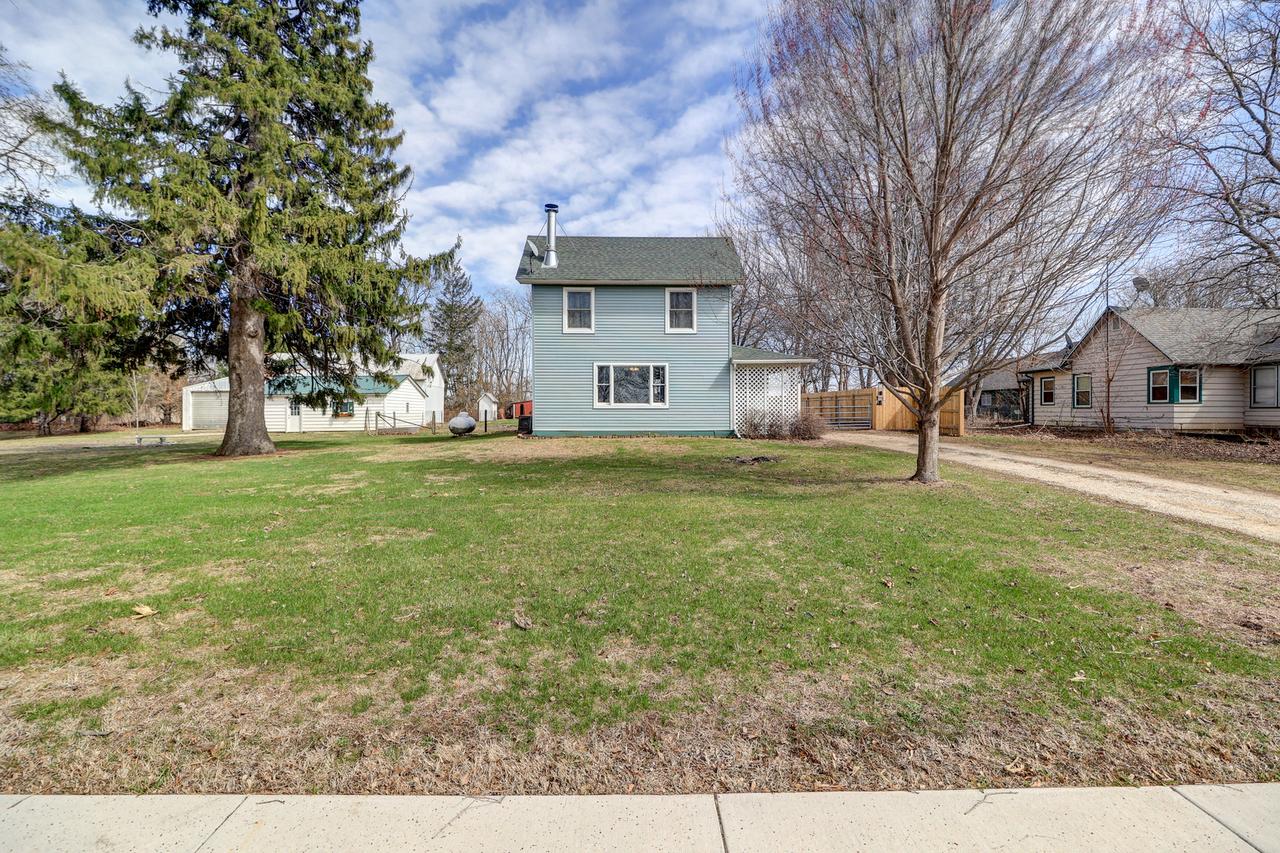 404 N Main St., Coleta, IL 61081