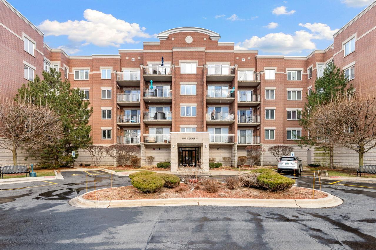 6559 W George St. #309, Chicago, IL 60634