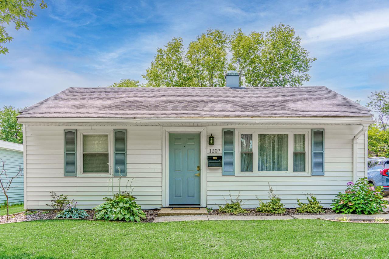 1207 S Anderson St., Urbana, IL 61801