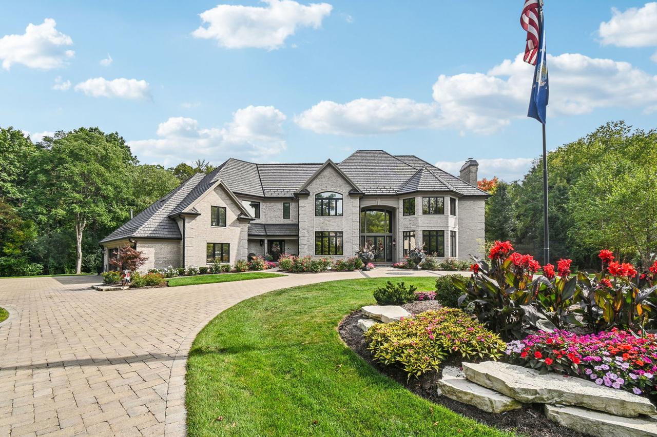 3001 Glen Eagles Ct., St. Charles, IL 60174