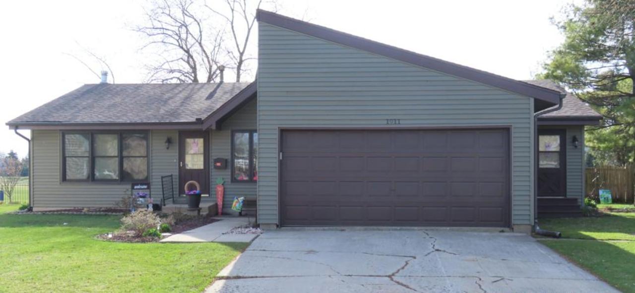1911 Ash Ct., Aurora, IL 60506