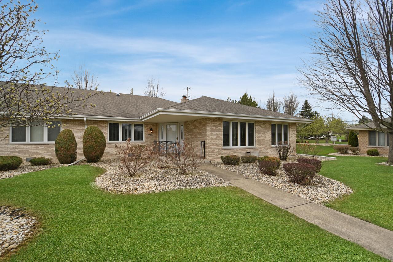 17857 Columbus Ct. #23, Orland Park, IL 60467