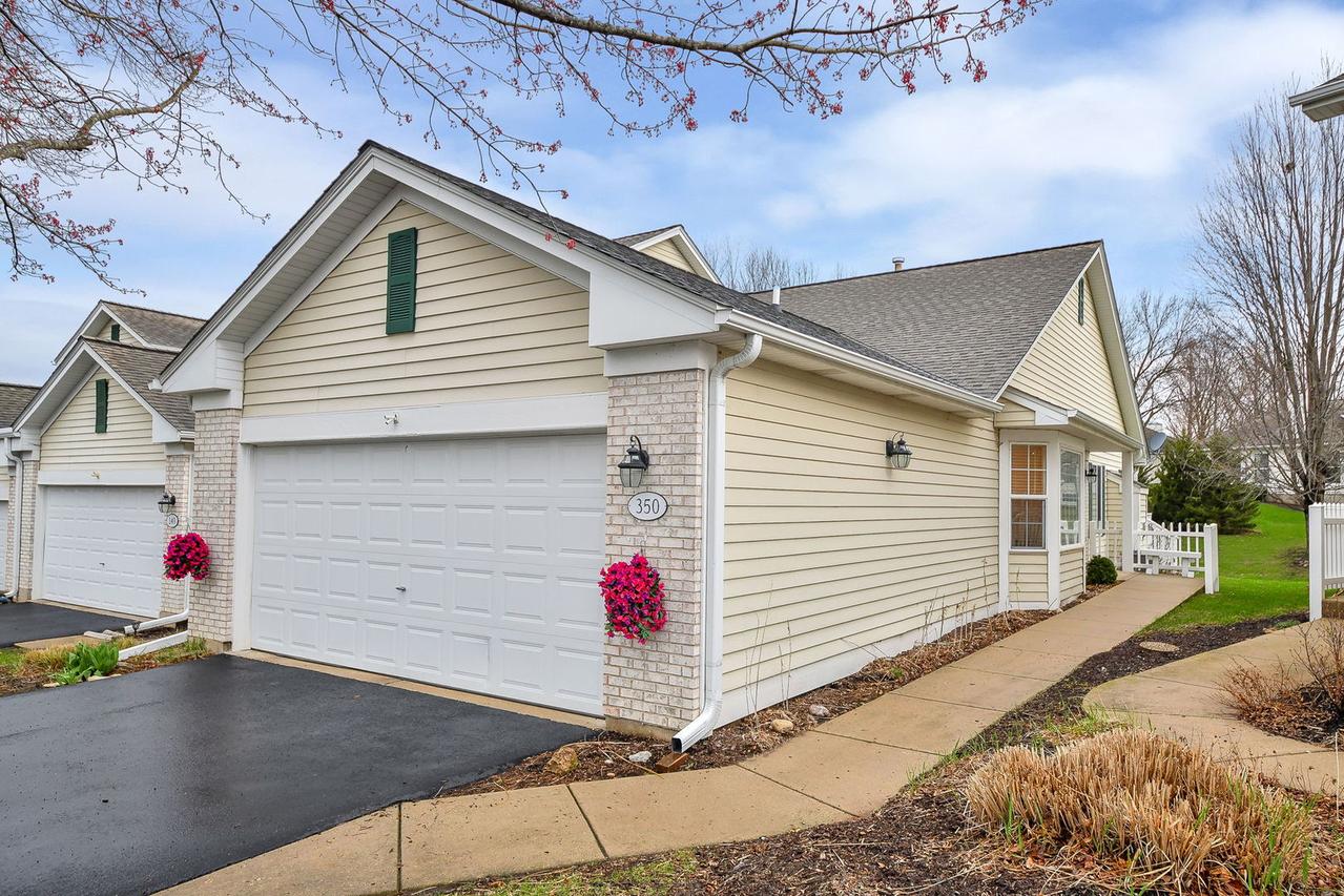 350 Normandie Dr., Sugar Grove, IL 60554