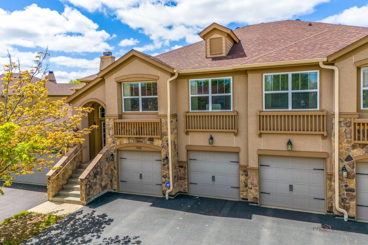 1902 Crenshaw Cir., Vernon Hills, IL 60061