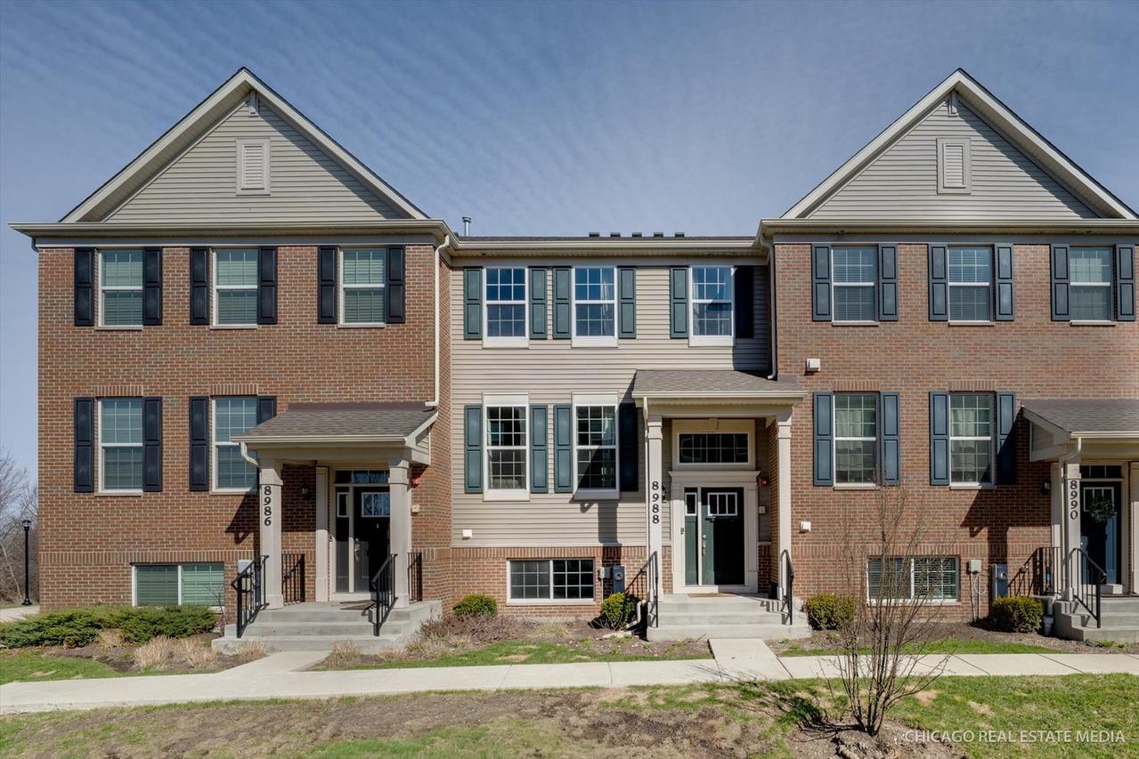 8988 Dolby St., Huntley, IL 60142