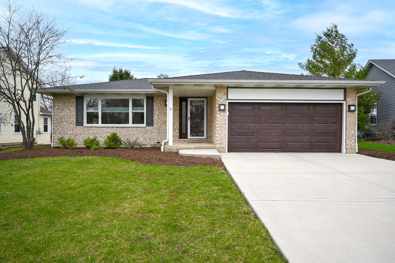 2140 Mulberry Dr., West Chicago, IL 60185