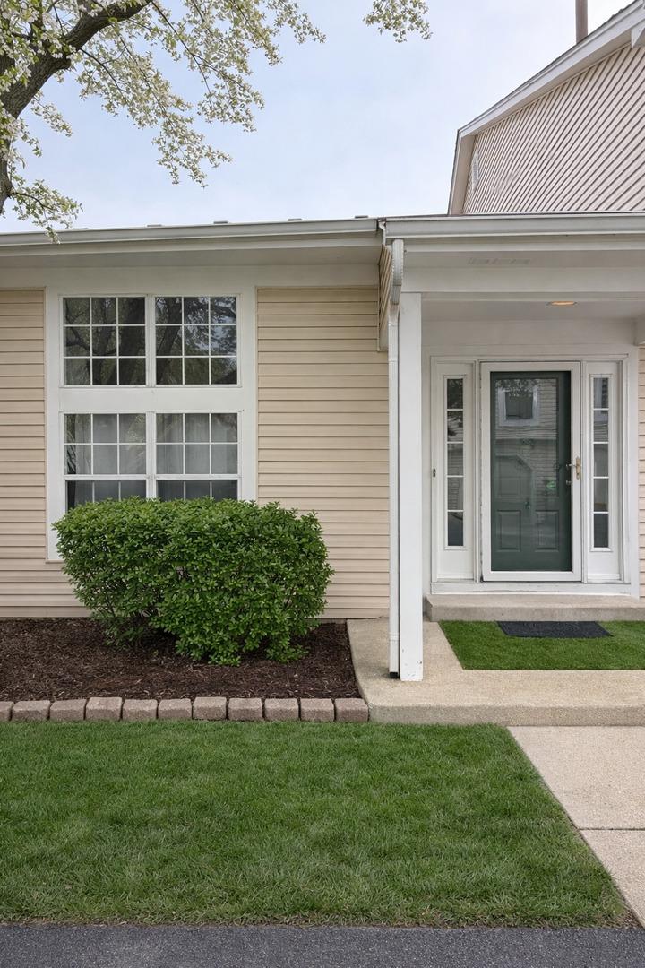 254 Acorn Dr., Streamwood, IL 60107