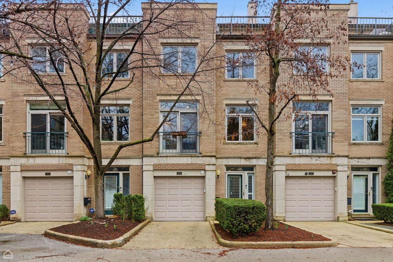 2718 N Southport Ave. #B, Chicago, IL 60614