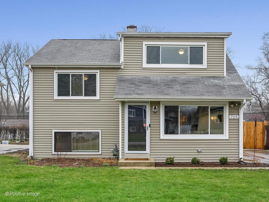 0S725 East St., Winfield, IL 60190