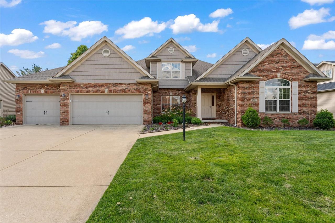 4705 Sandcherry Dr., Champaign, IL 61822