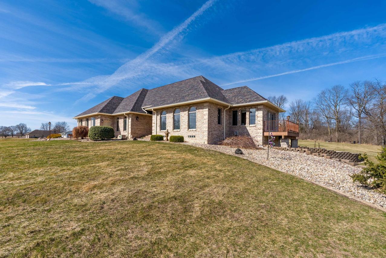 21927 71st Ave., Port Byron, IL 61275