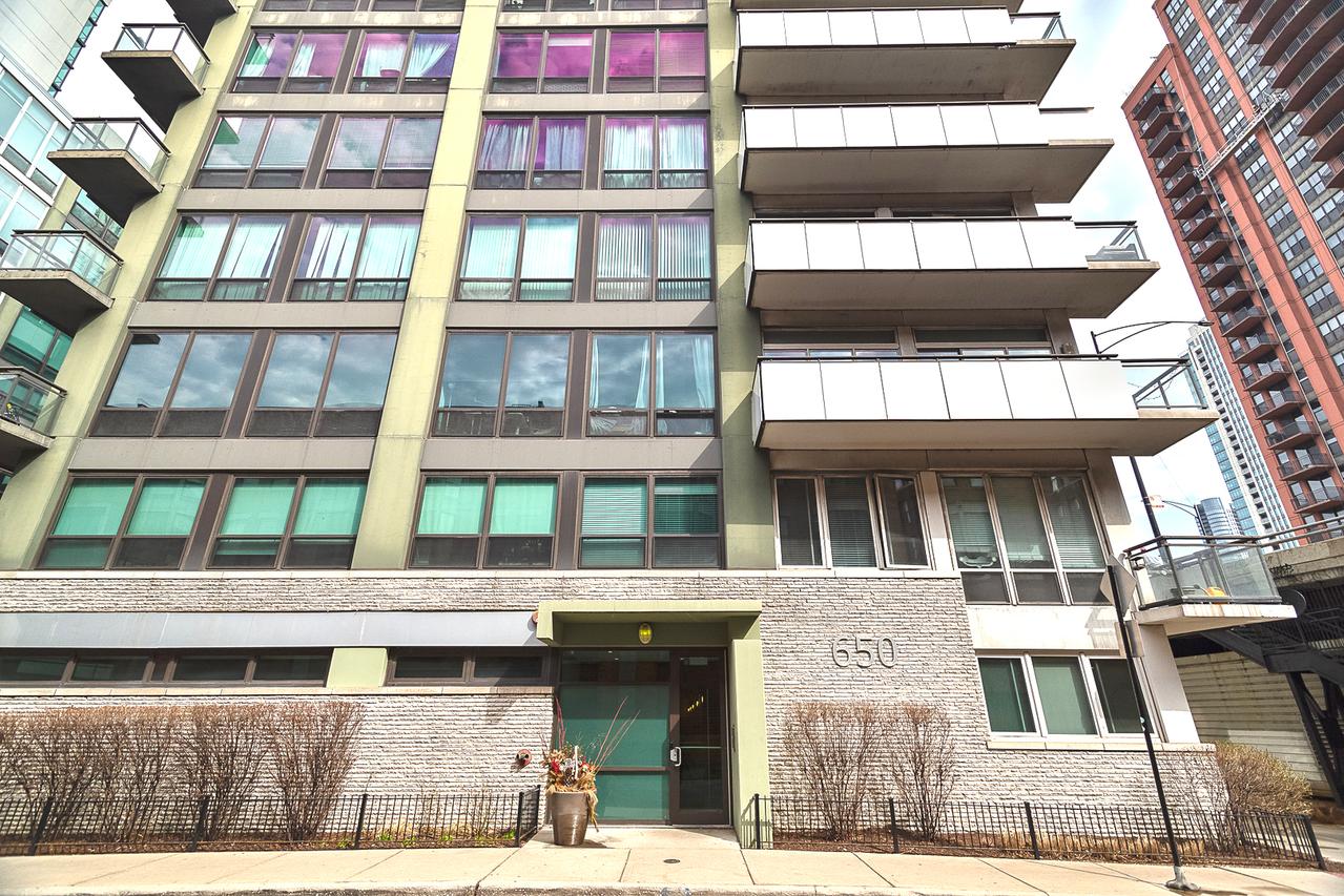 650 W Wayman St. #206C, Chicago, IL 60661