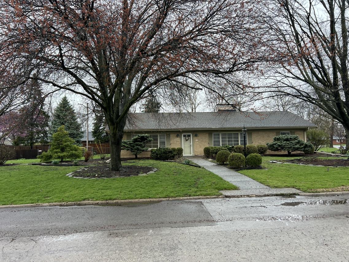 2118 Eastgate Pl., Bloomington, IL 61701