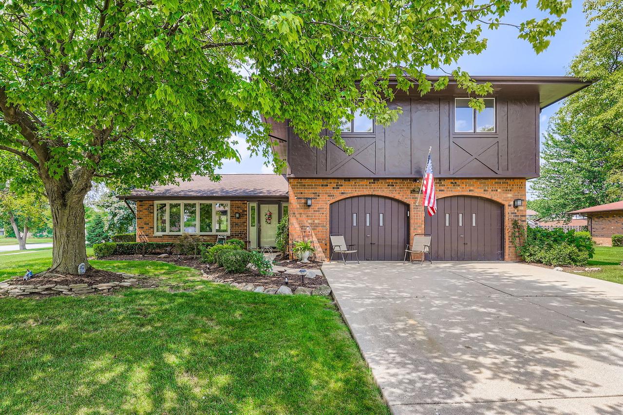 136 Caryville Ln., Schaumburg, IL 60193