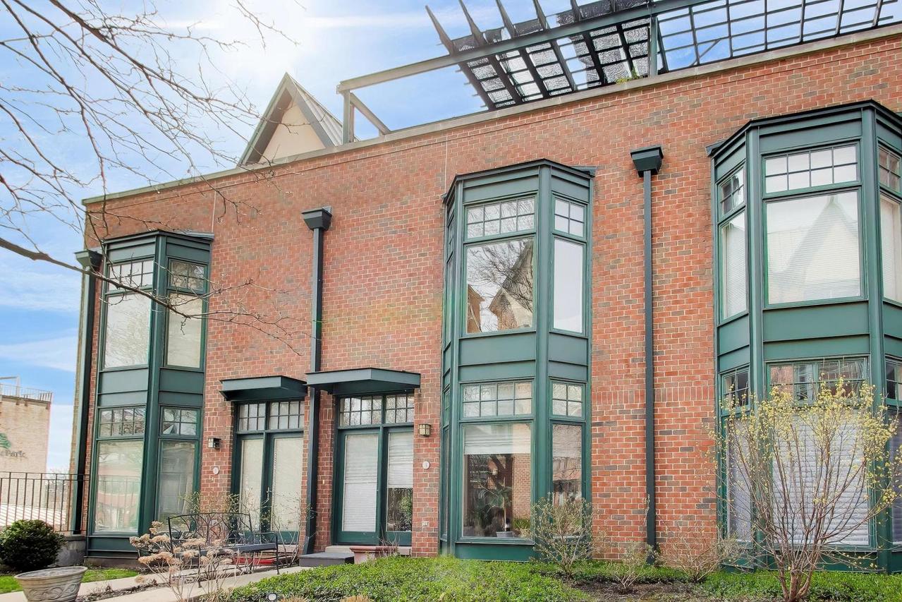 101 N Euclid Ave. #3, Oak Park, IL 60301