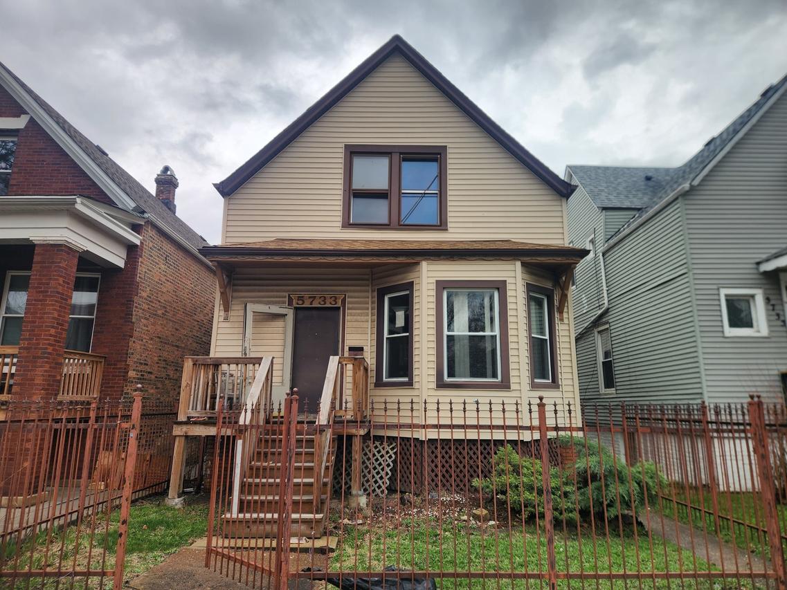 5733 S Wolcott Ave., Chicago, IL 60636