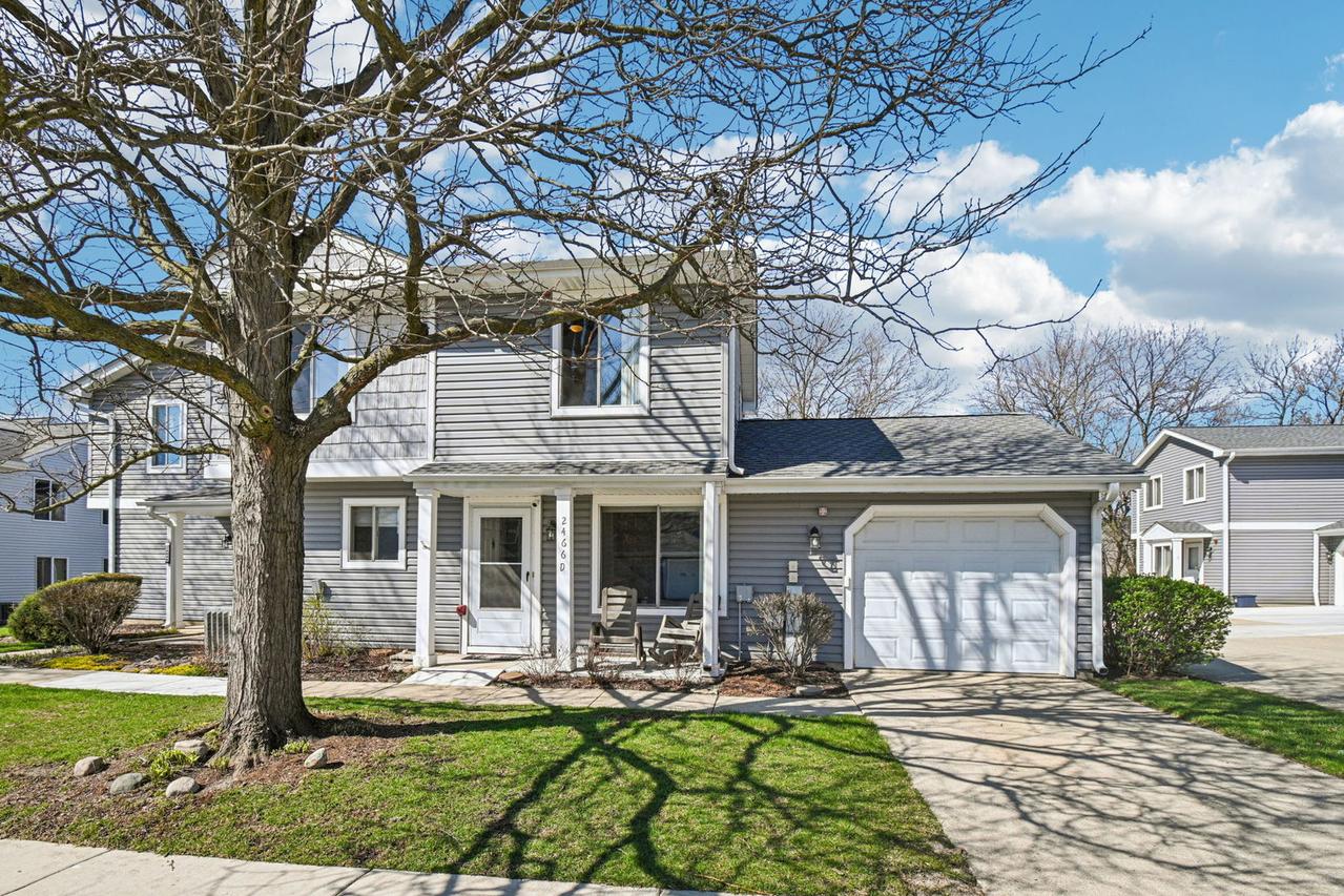 2466 Brunswick Cir. #D, Woodridge, IL 60517