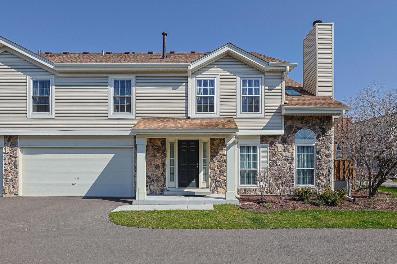 3S094 Timber Dr., Warrenville, IL 60555