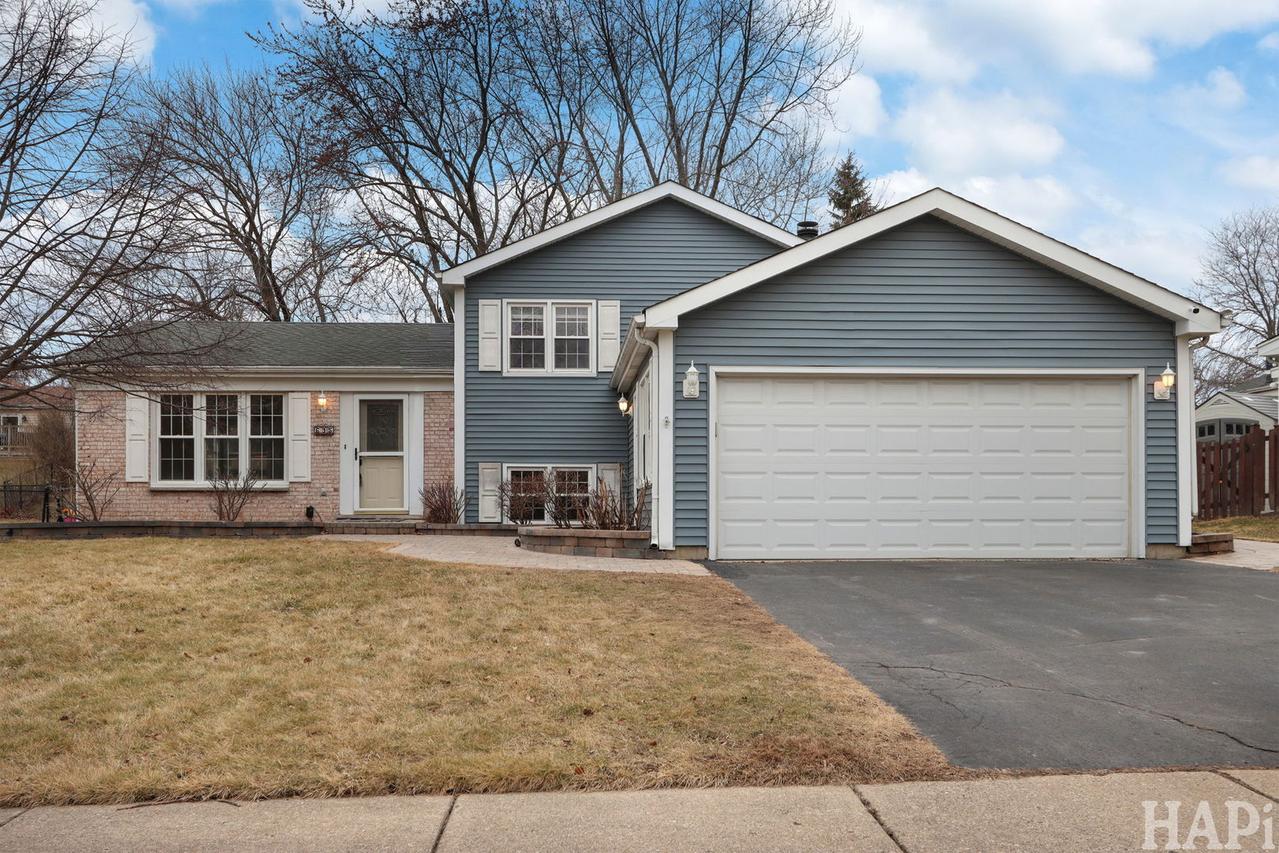 695 Trailside Dr., Lake Zurich, IL 60047