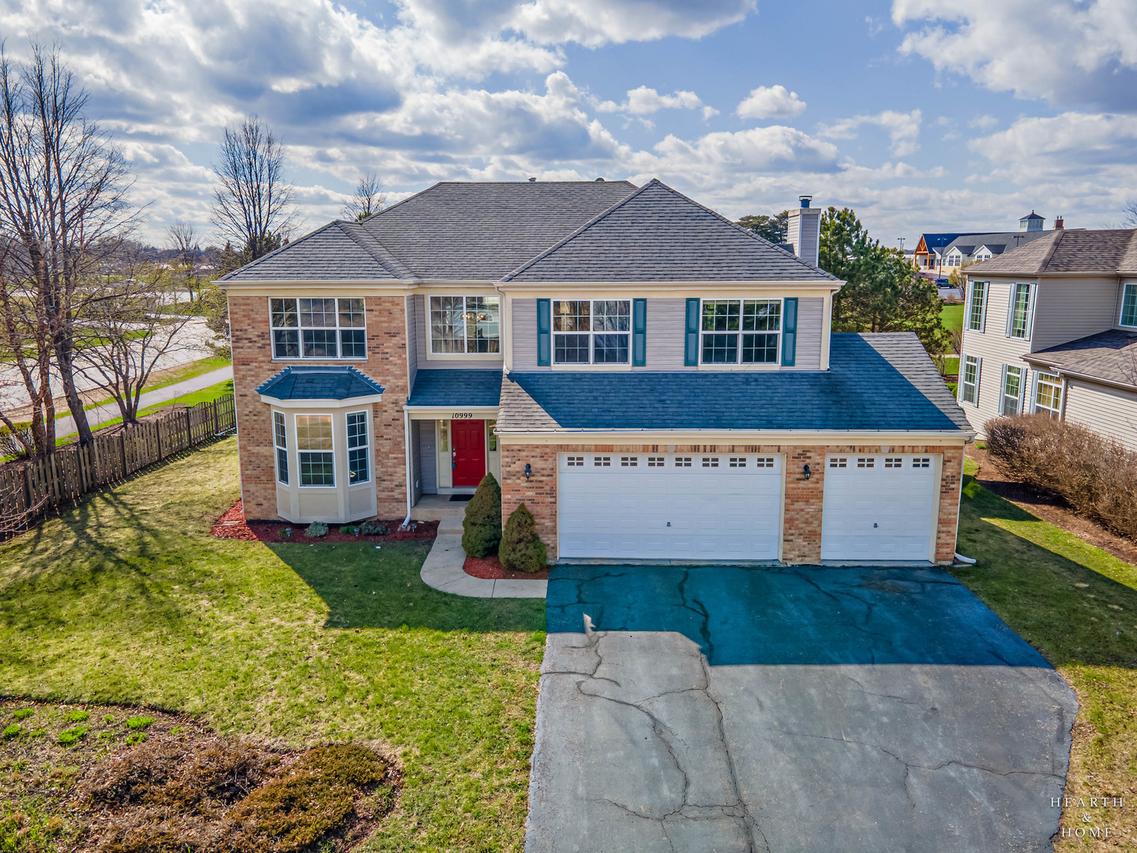 10999 Manhattan Dr., Huntley, IL 60142