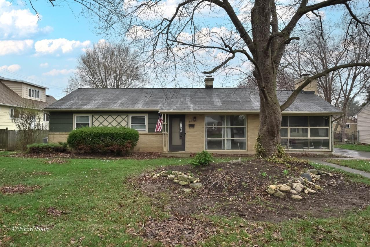 425 E Broadway Ave., Crystal Lake, IL 60014