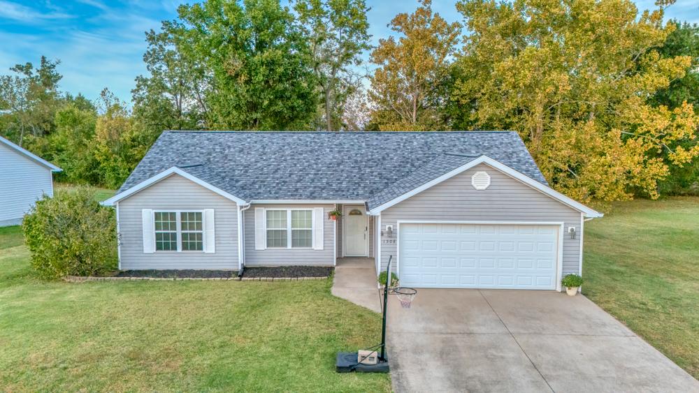 1508 Hawkeye Ct., Carterville, IL 62918
