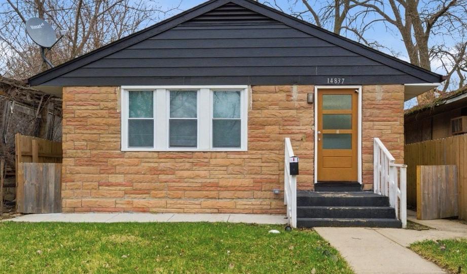 14837 Maplewood Ave., Harvey, IL 60426