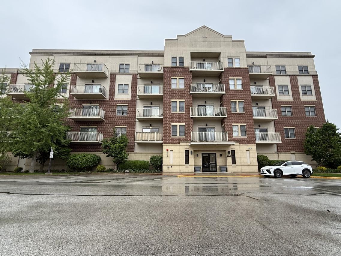 9440 S 51st Ave. #502, Oak Lawn, IL 60453