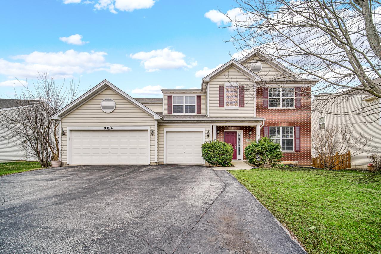 984 Ashbrook Cir., Bolingbrook, IL 60440