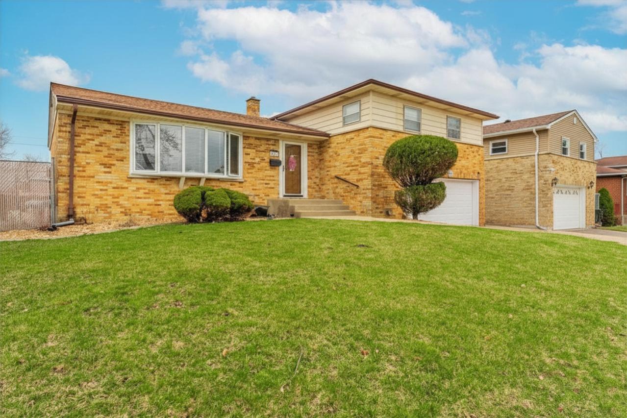 1531 N 9th Ave., Melrose Park, IL 60160