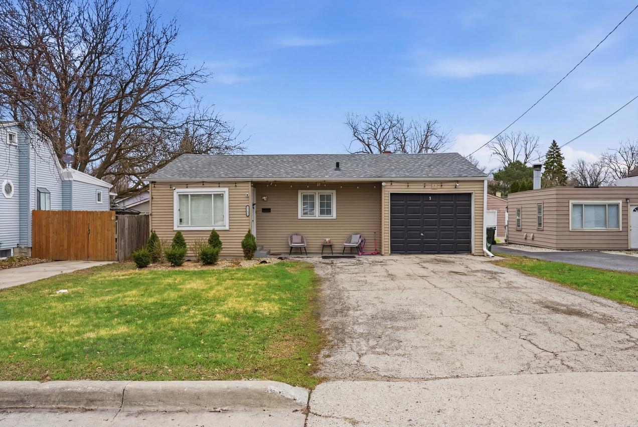 2713 Landen Dr., Melrose Park, IL 60164