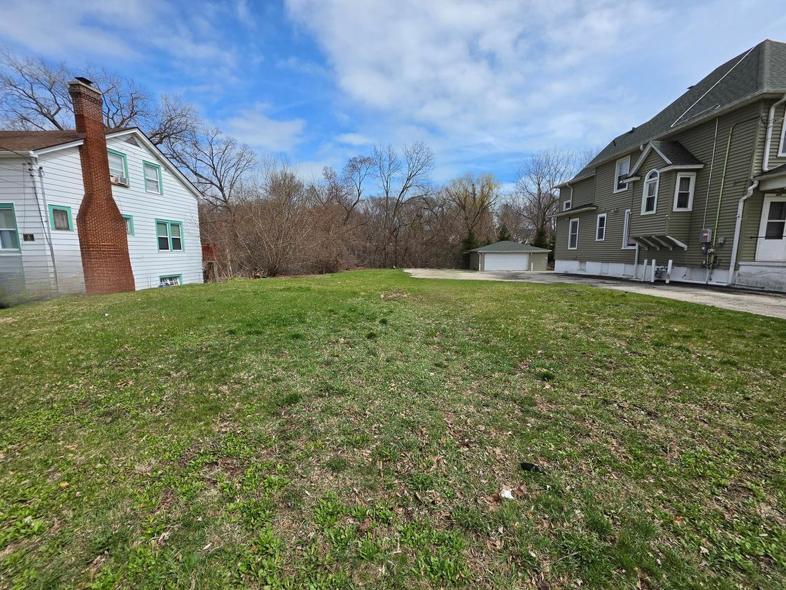 121 N Park Ave., Waukegan, IL 60085