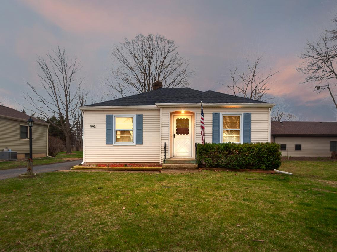 1061 Houston Ave., Elgin, IL 60120