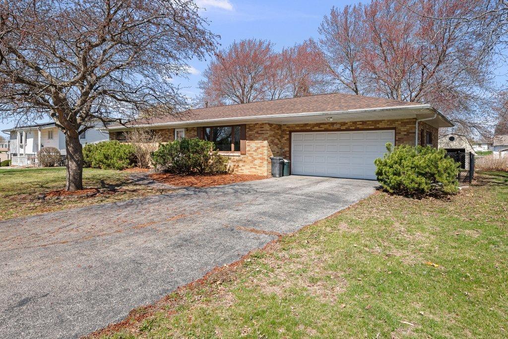 1003 14th Ave B, Orion, IL 61273