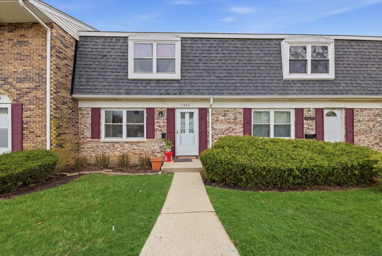 1543 Mckool Ave., Streamwood, IL 60107