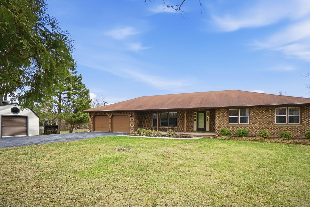 38679 N Pine Grove Ave., Wadsworth, IL 60083