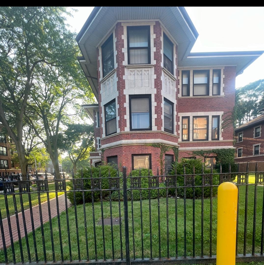 6758 S Jeffery Blvd., Chicago, IL 60649