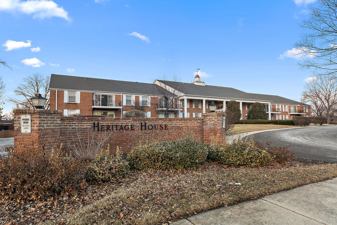 3001 Heritage Dr. #106, Joliet, IL 60435