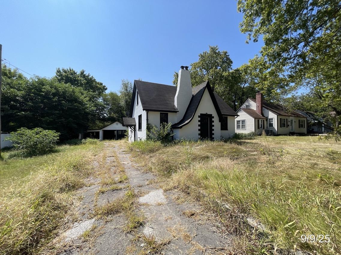 414 74th St., Belleville, IL 62223