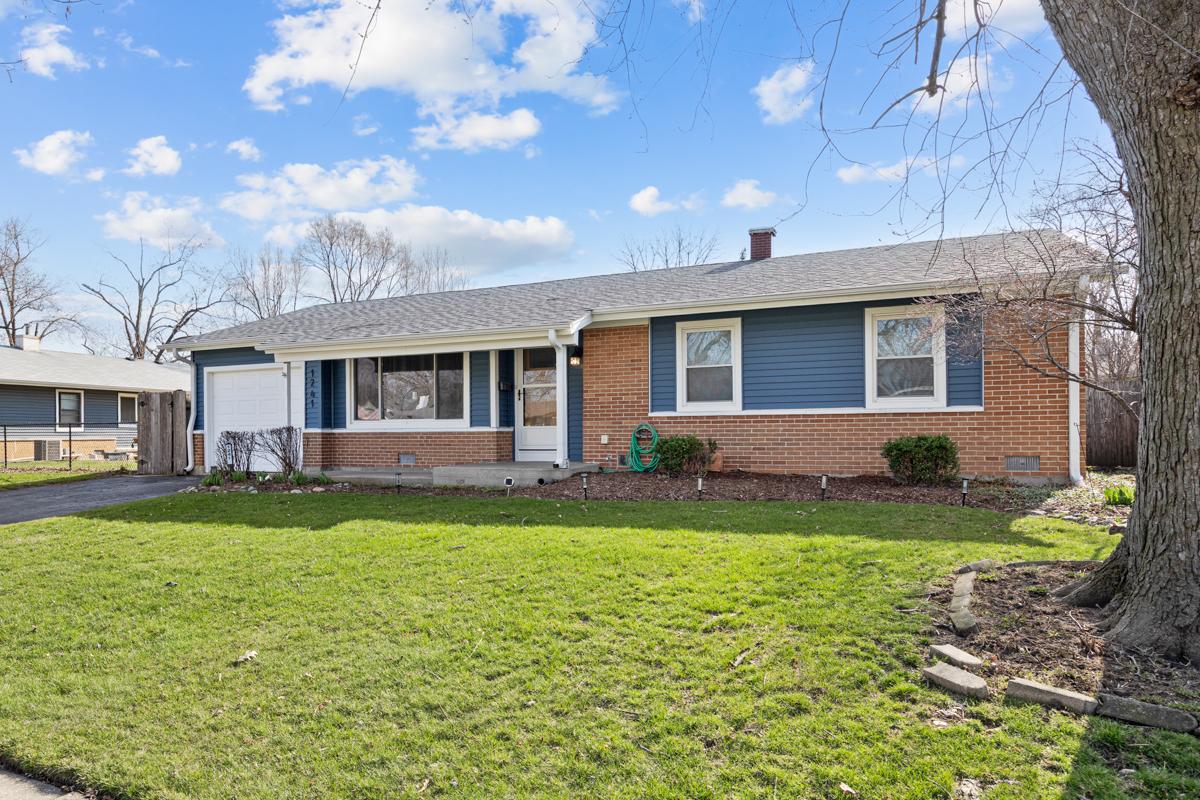 1241 Aspen Ln., Elk Grove Village, IL 60007