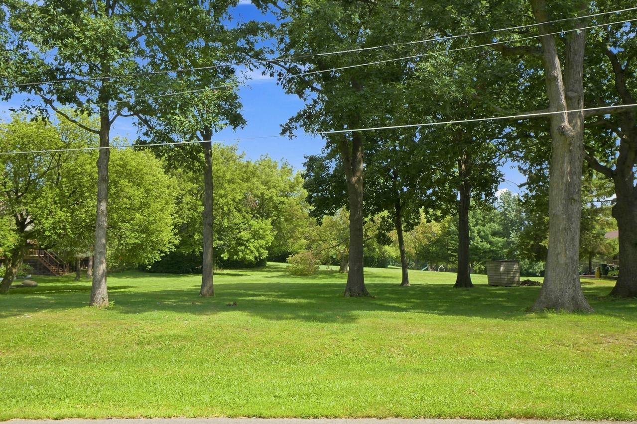 38705 N Pine Grove Ave., Wadsworth, IL 60083