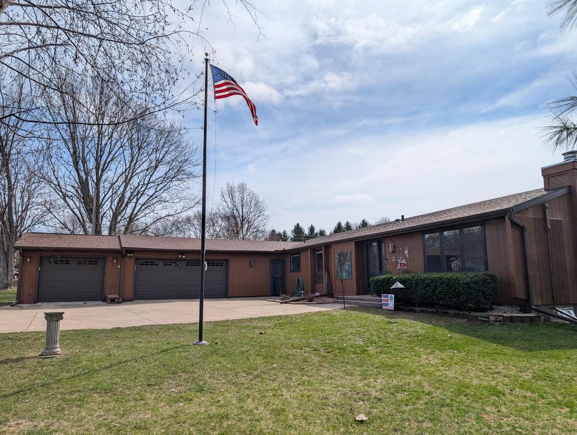 2155 Oriole Dr., Freeport, IL 61032